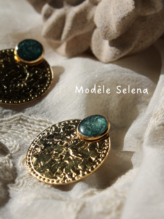 ✨ Coffret : 1 ornement + 3 paires de puces