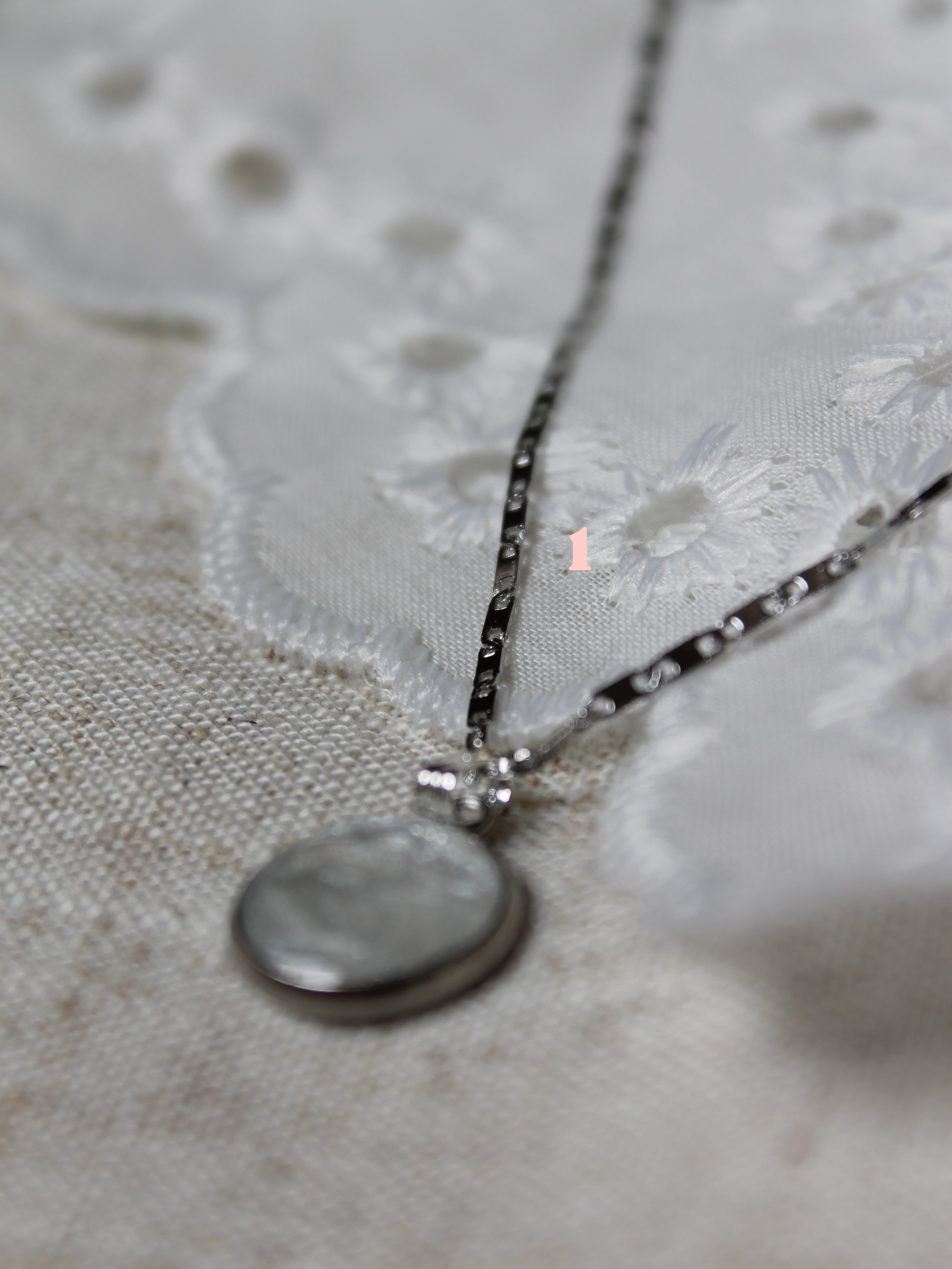 Collier Capsula simple / Argenté - couleur personnalisable