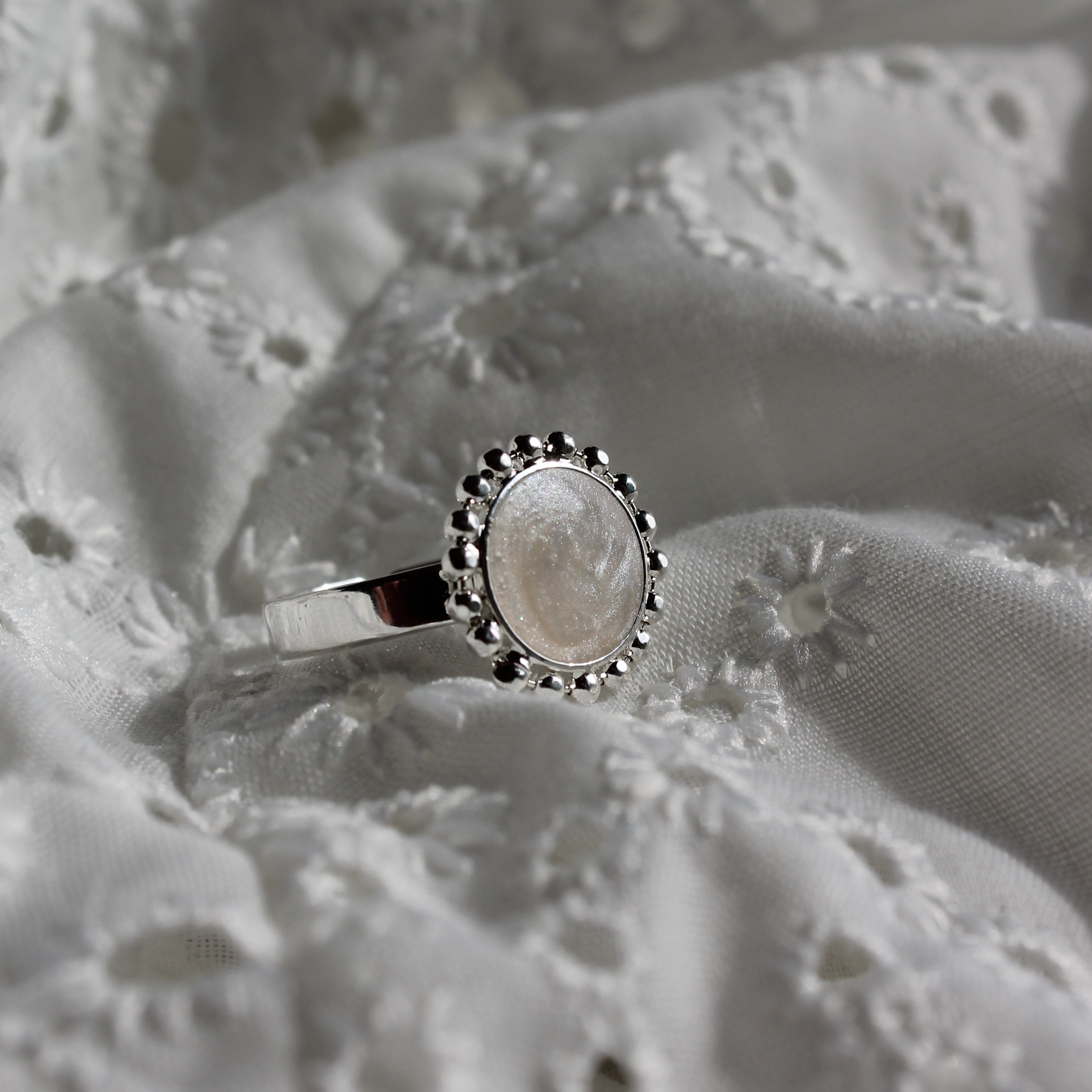 La bague Astrale