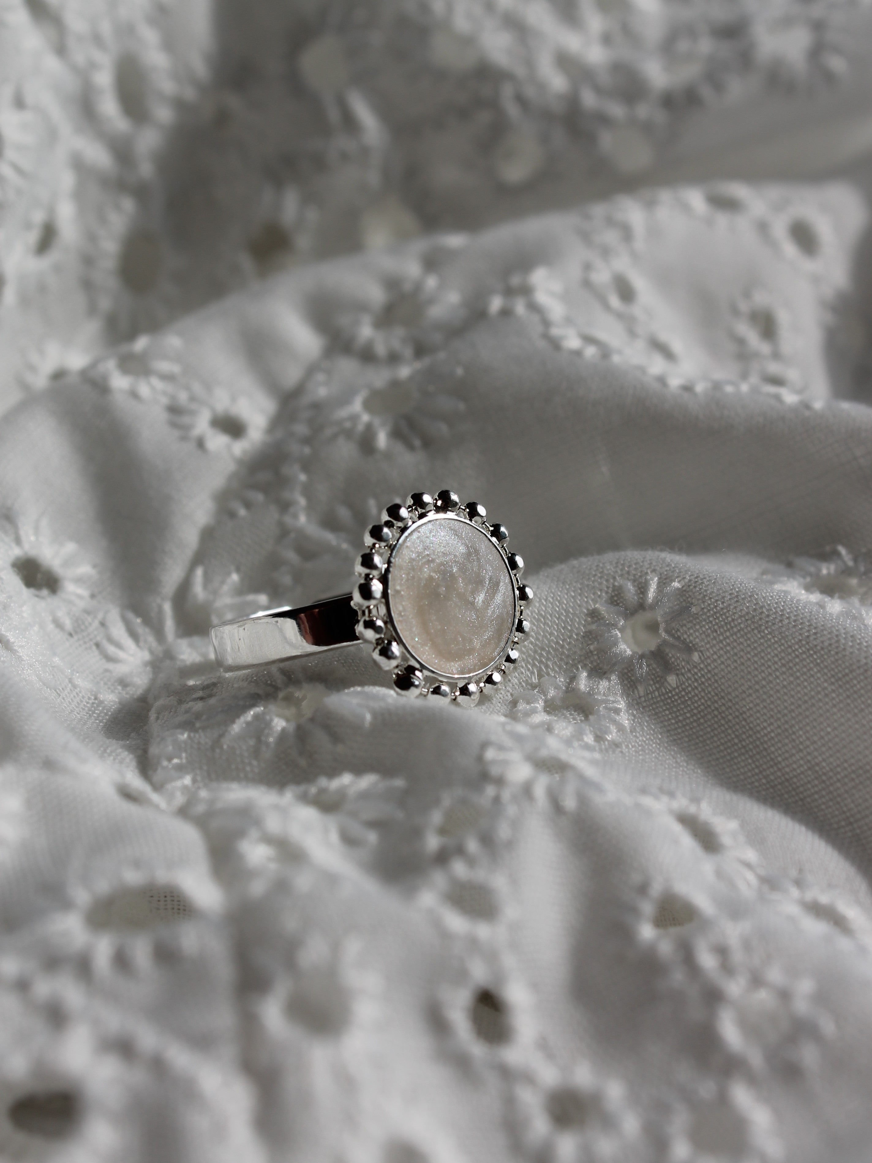La bague Astrale