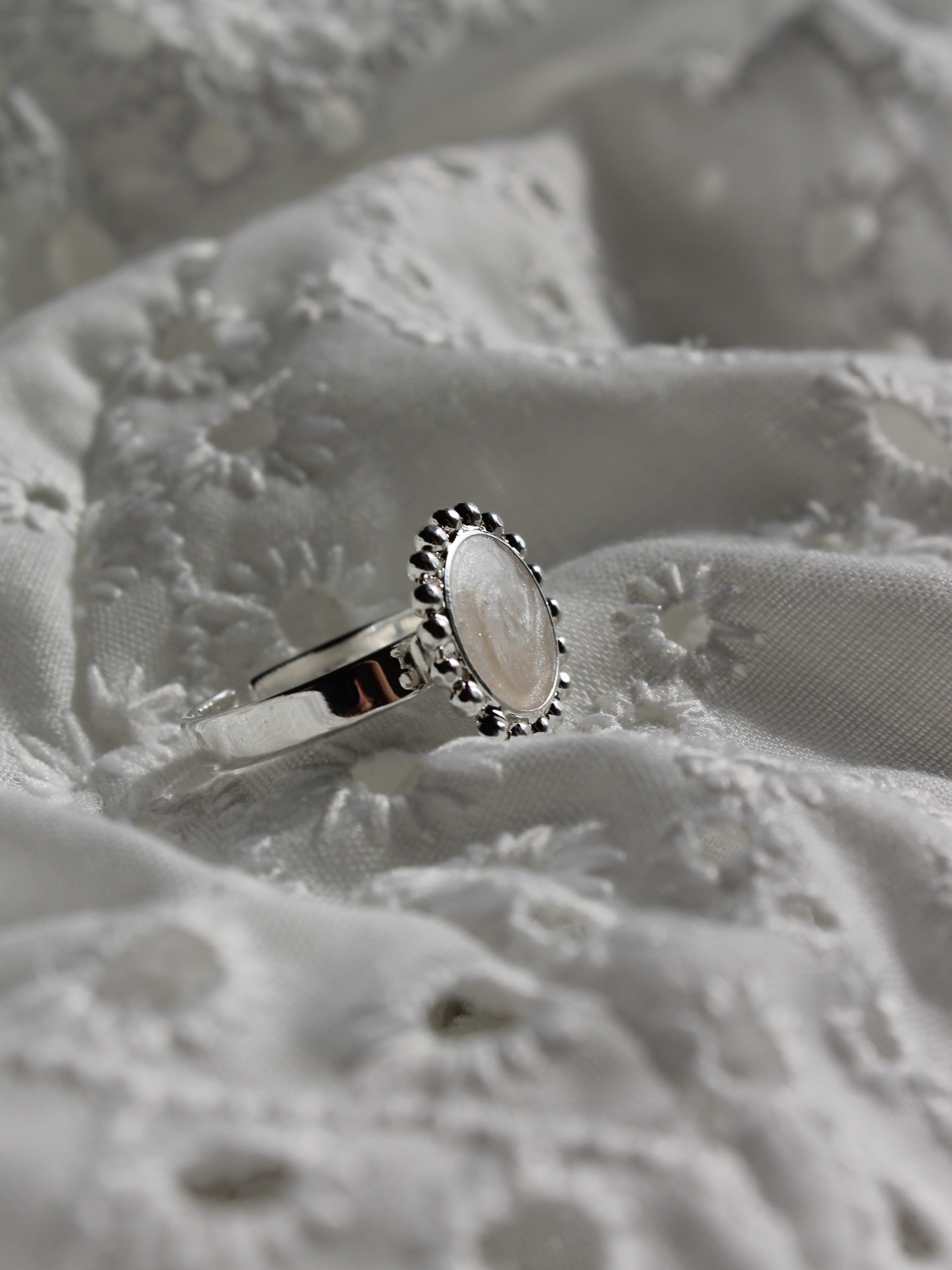 La bague Astrale