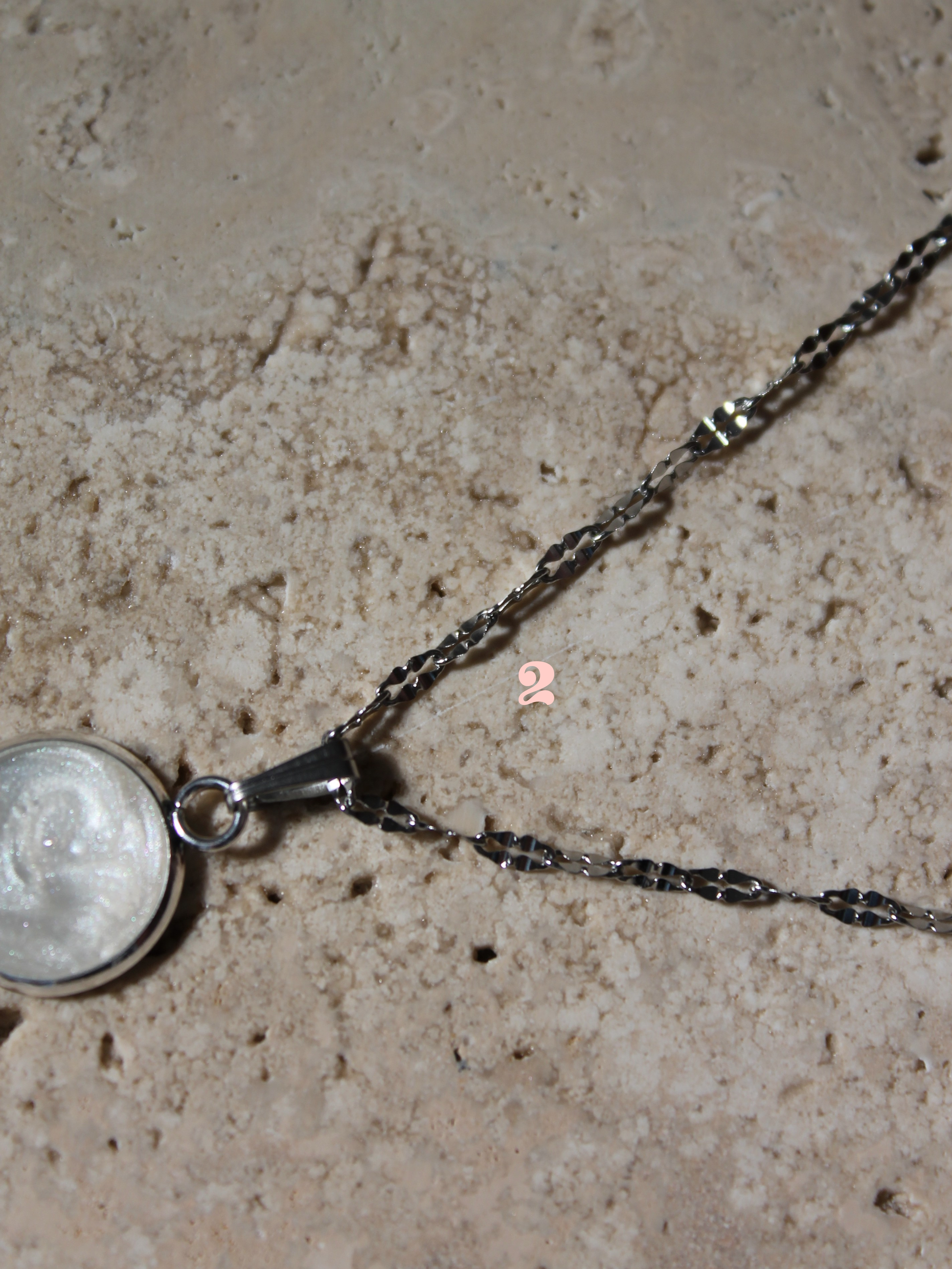 Collier Capsula simple / Argenté - couleur personnalisable
