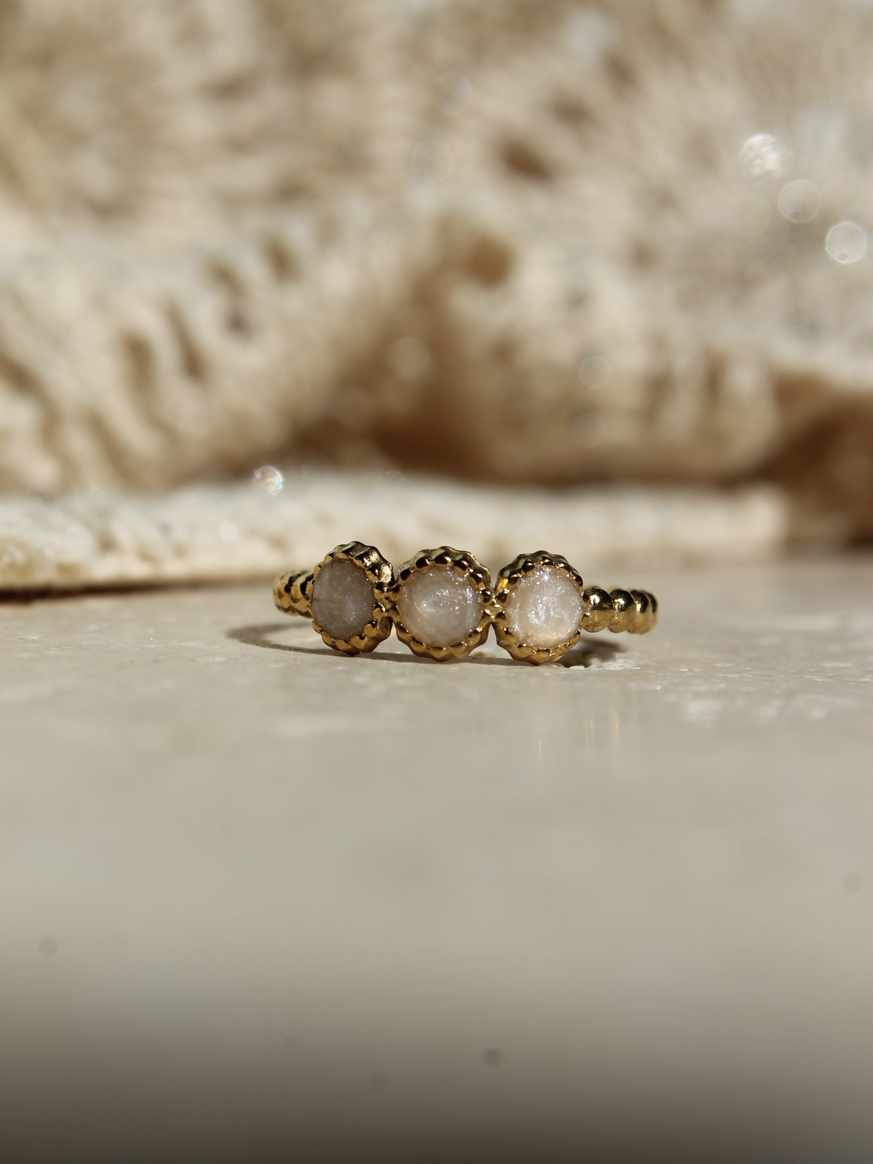 La bague Dahlia