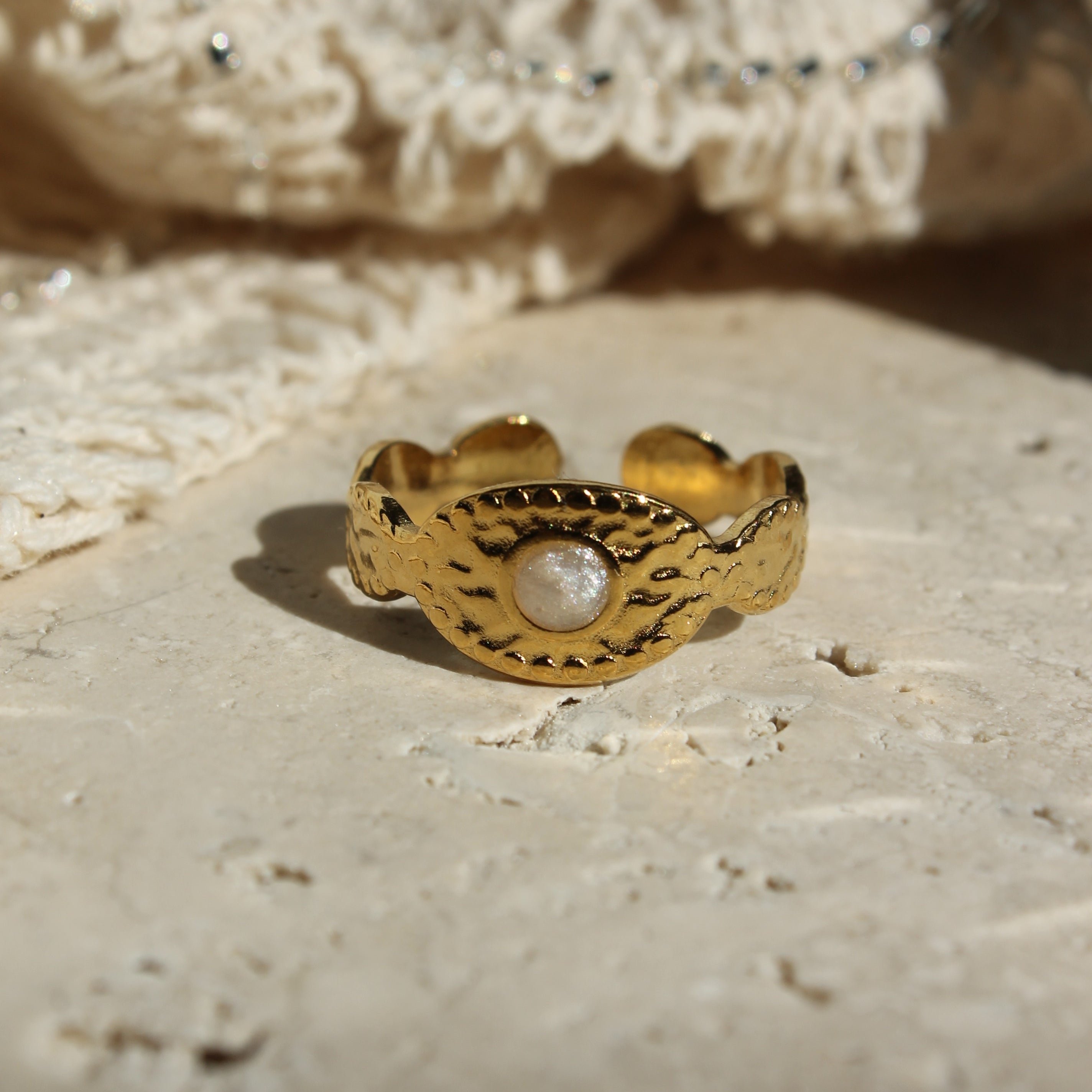 La bague Capucine