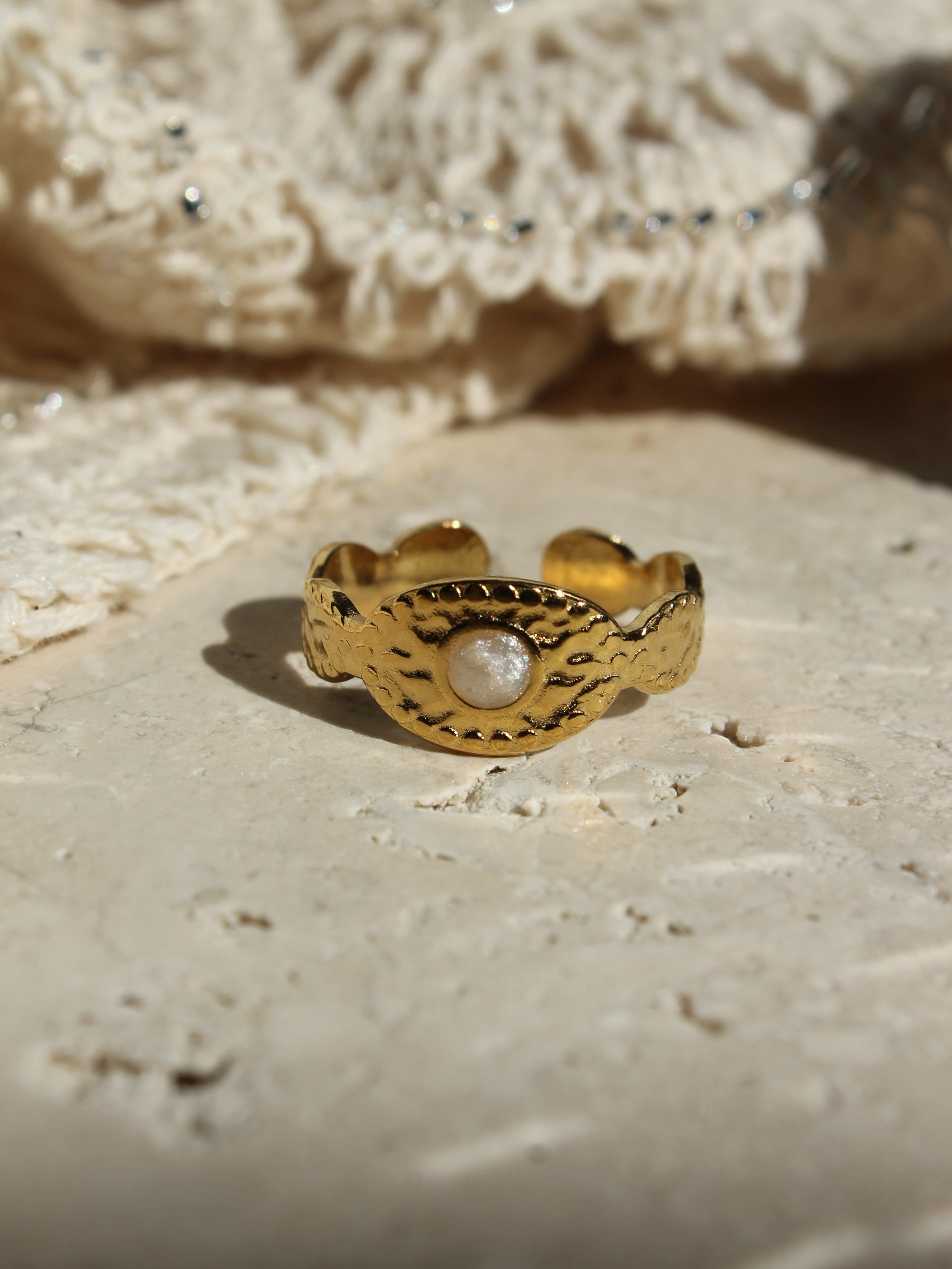 La bague Capucine