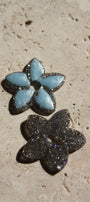 Fleur de Tiaré _ Bleu ciel & argenté doré_ pampilles seules