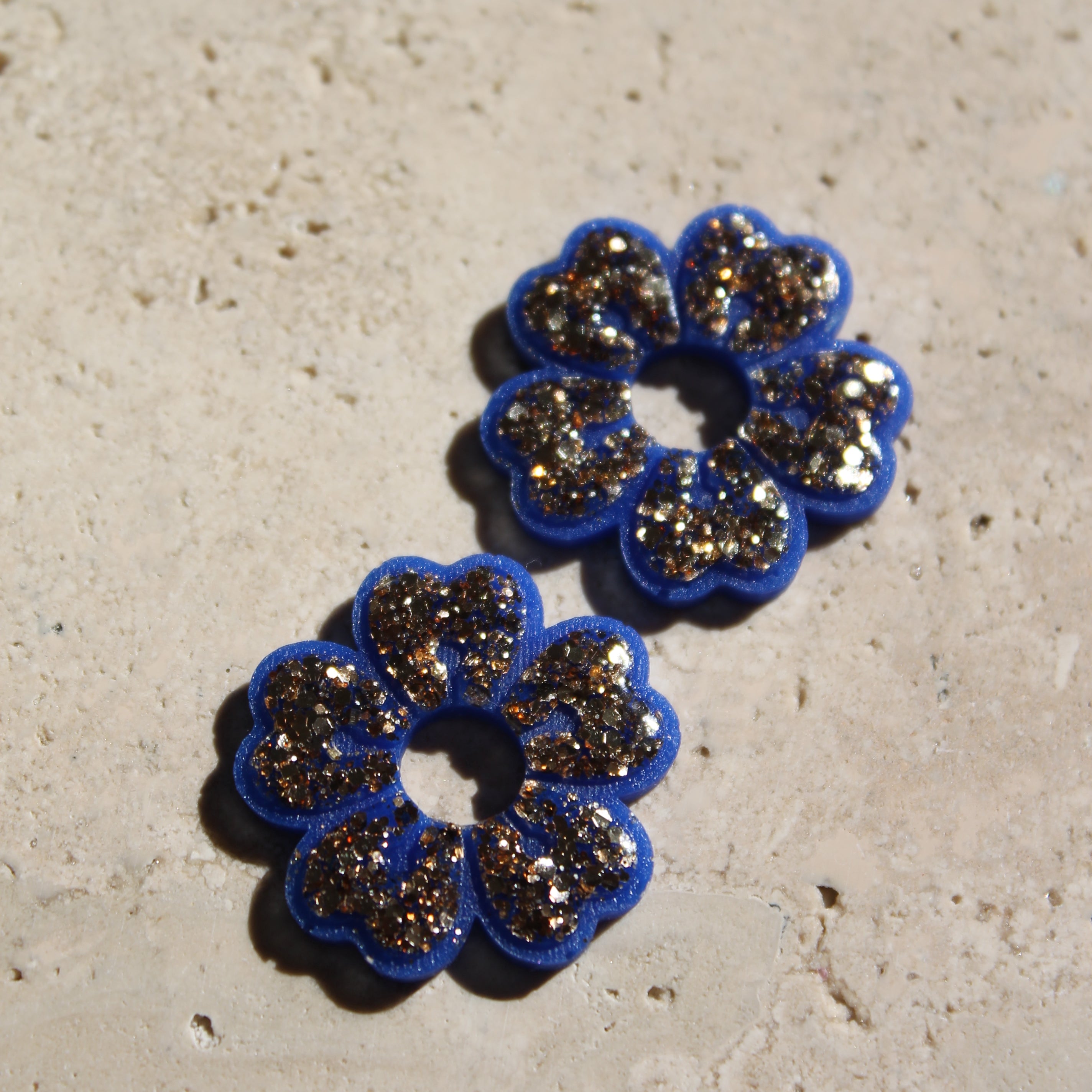 Les fleurs de cerisier _ doré et bleu cobalt _ pampilles seules