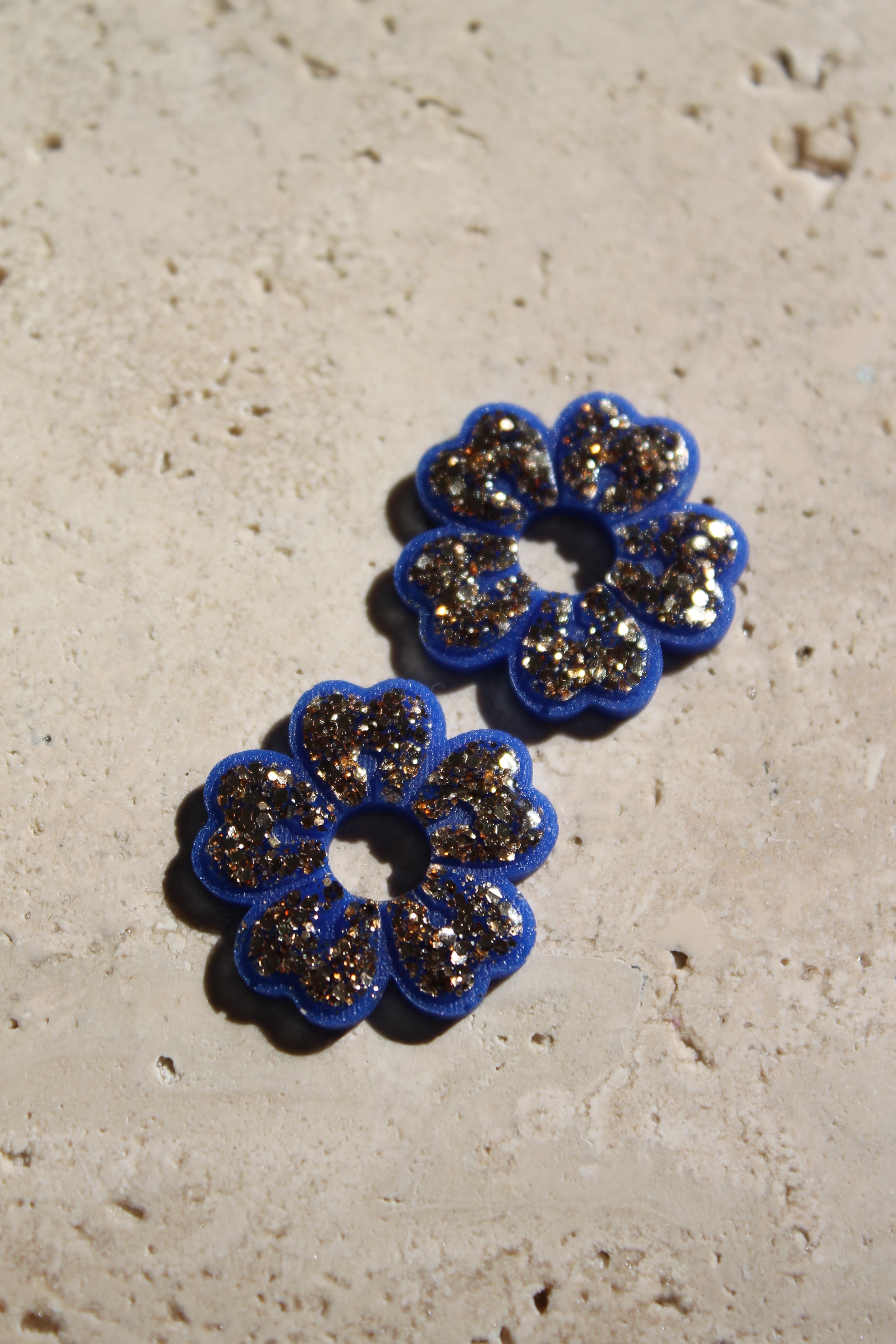 Les fleurs de cerisier _ doré et bleu cobalt _ pampilles seules