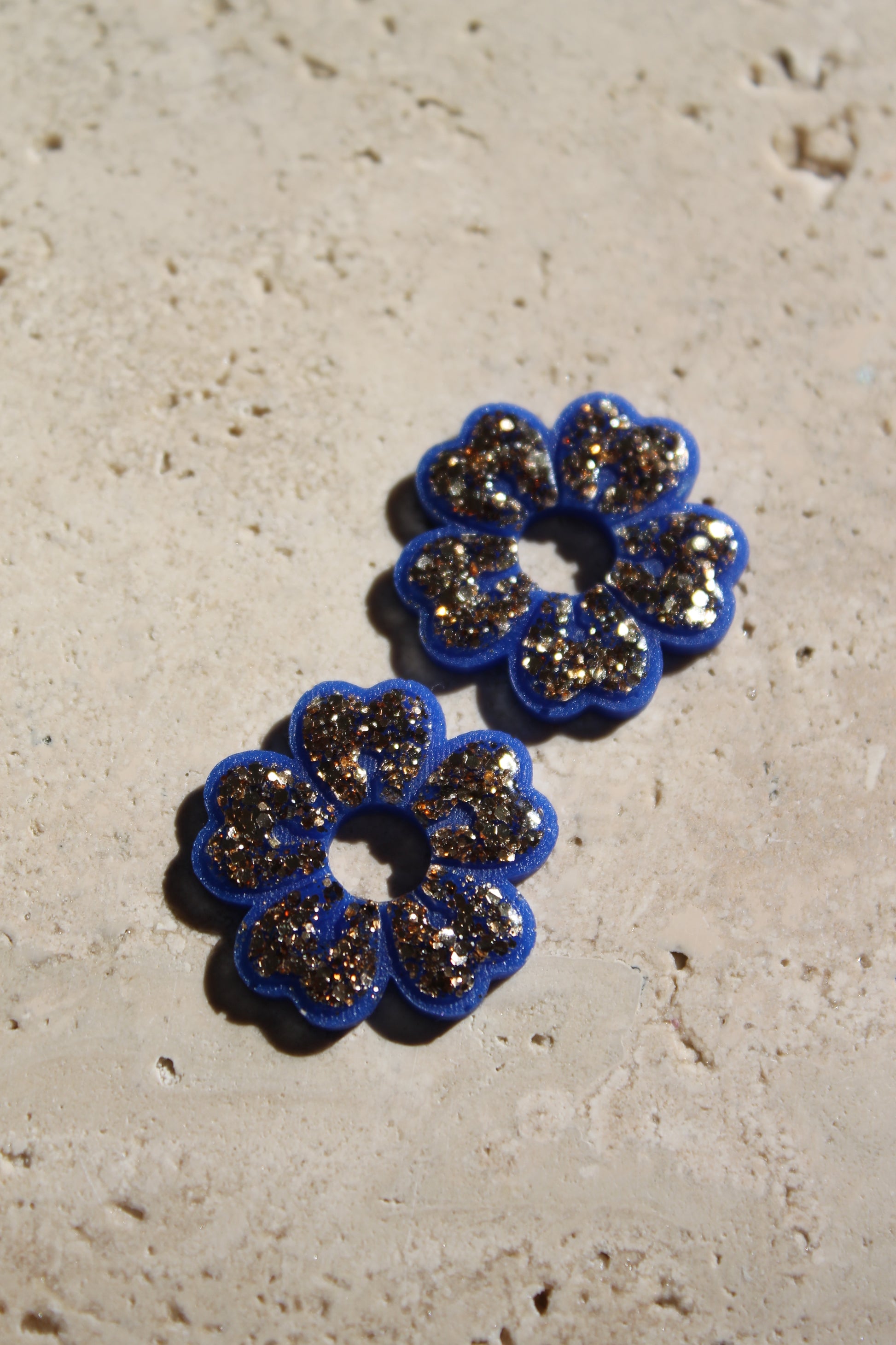 Les fleurs de cerisier _ doré et bleu cobalt _ pampilles seules