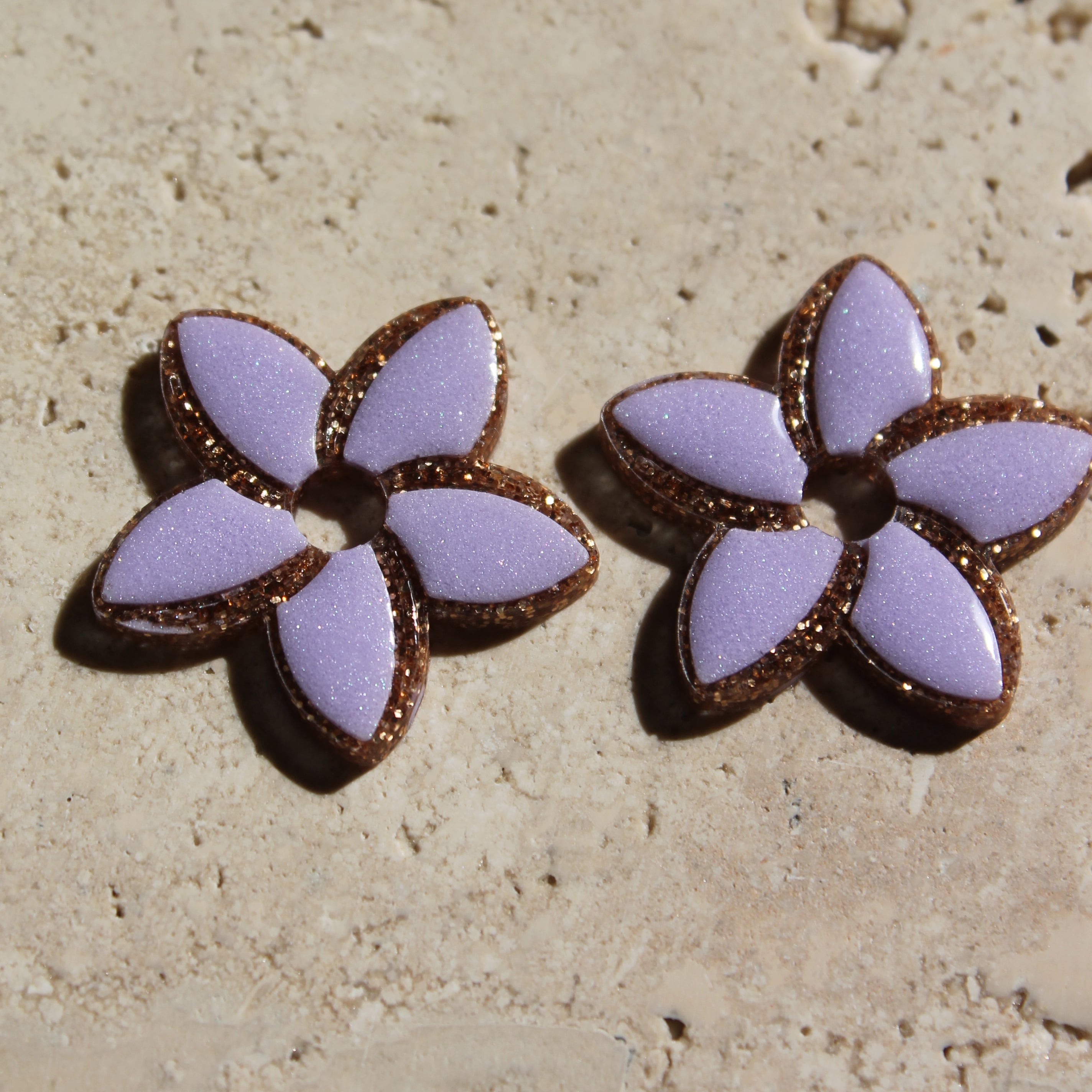 Fleur de Tiaré _ iris &  doré_ pampilles seules