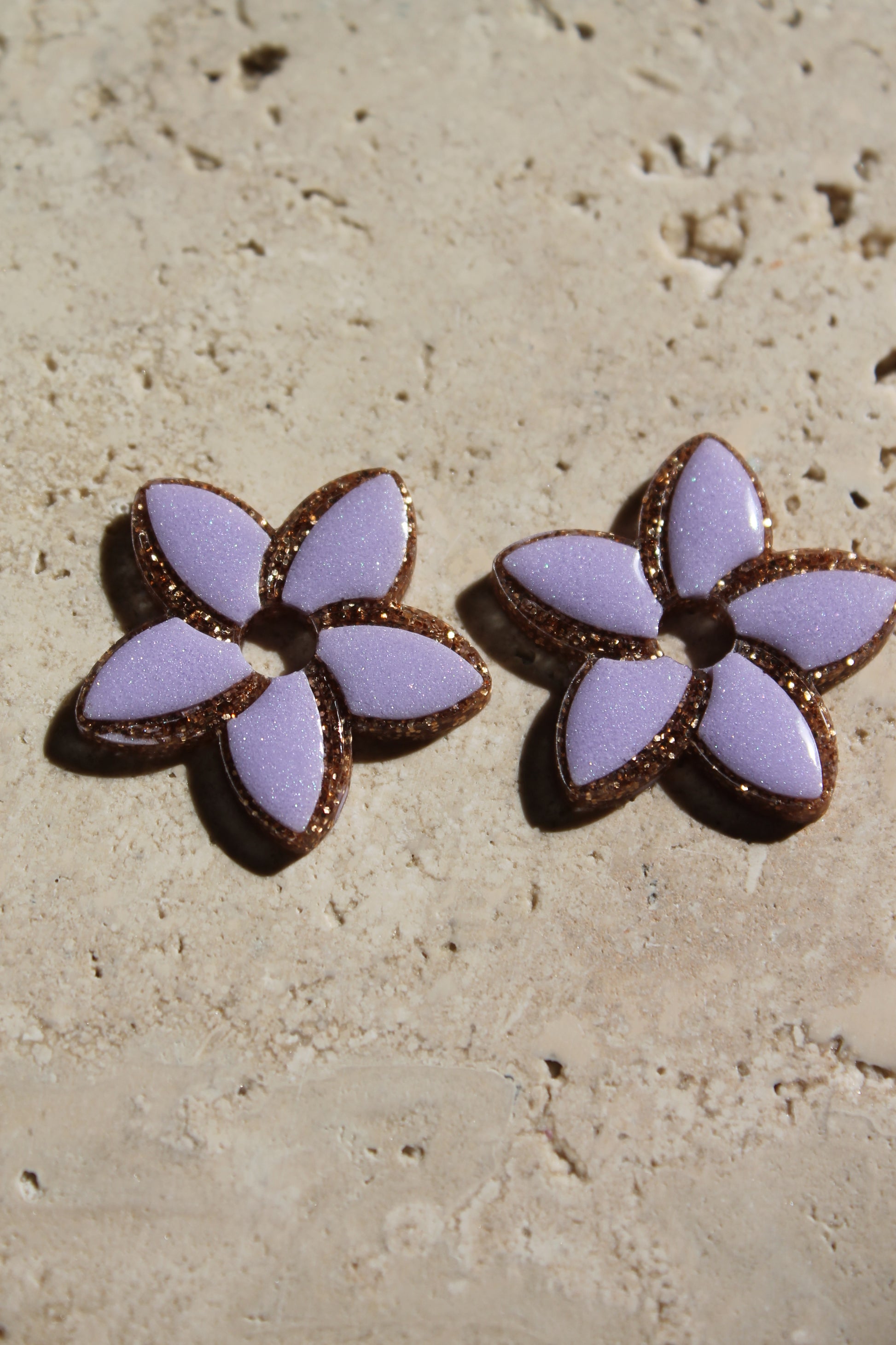 Fleur de Tiaré _ iris &  doré_ pampilles seules