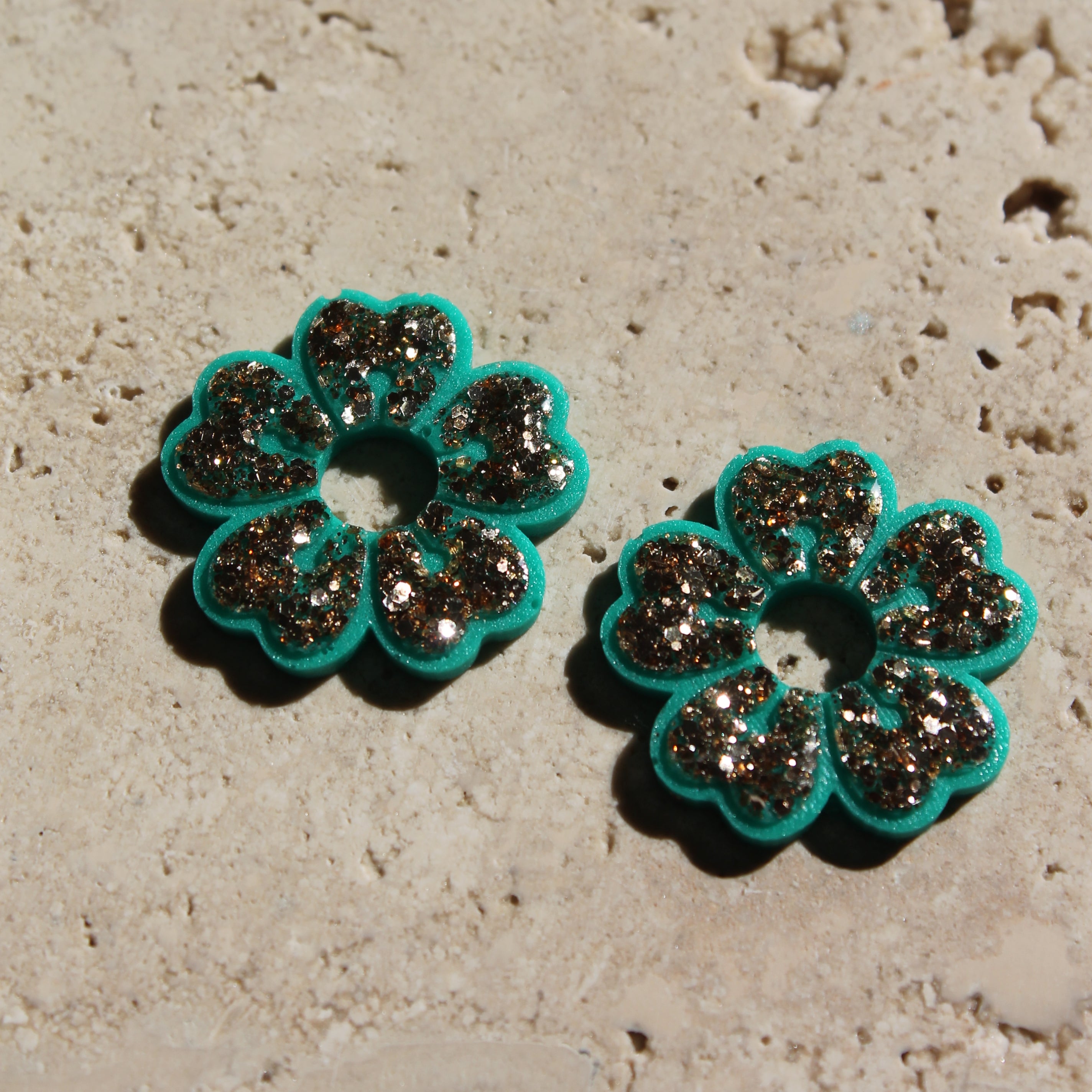 Les fleurs de cerisier _ doré et vert lagon_ pampilles seules