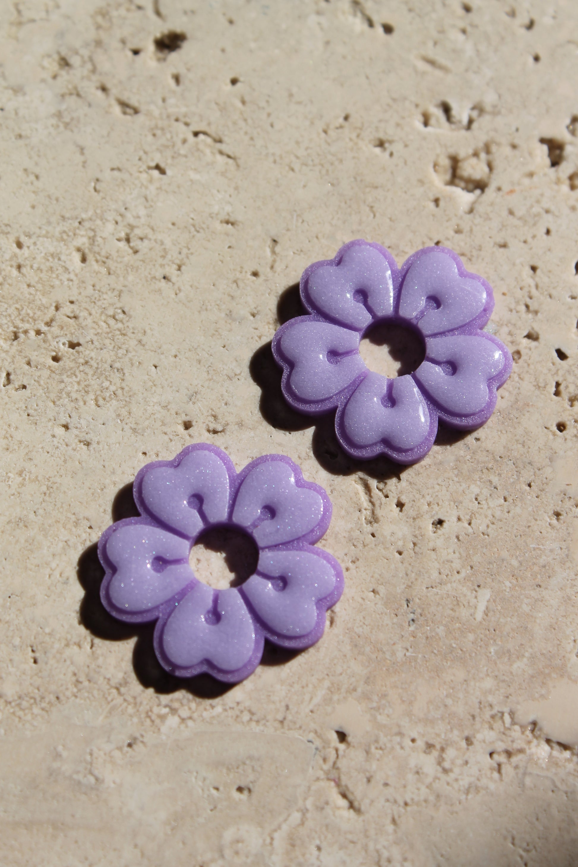 Les fleurs de cerisier _ iris et mauve _ pampilles seules