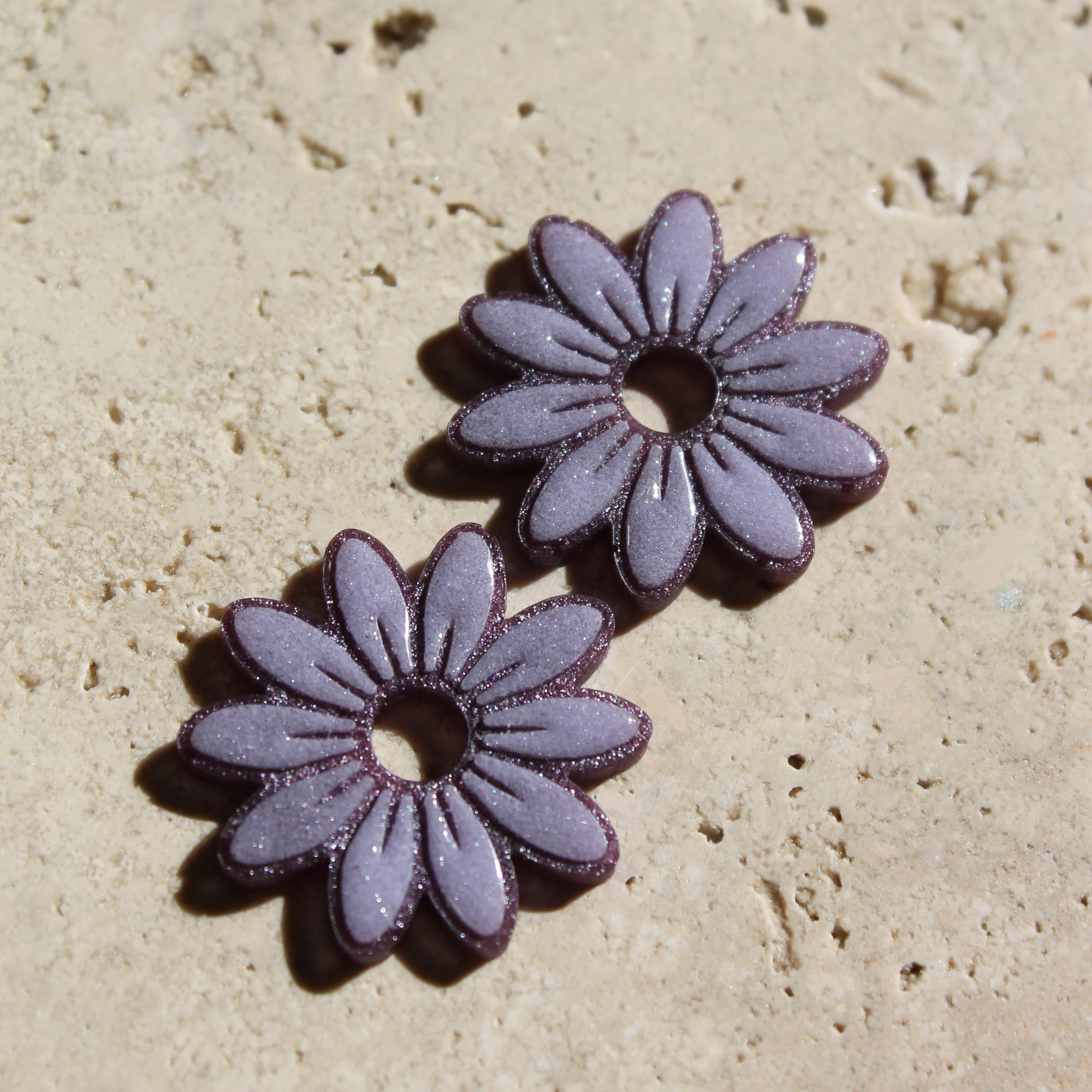 Les marguerites _ iris et violet irisé _ pampilles seules
